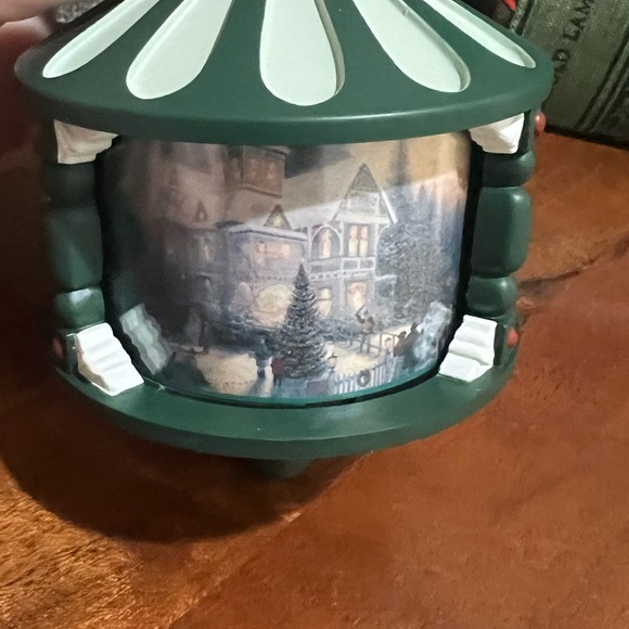 Thomas Kinkade Hallmark Keepsake Ornament Victorian Christmas Painter of Light - Picture 7 of 7